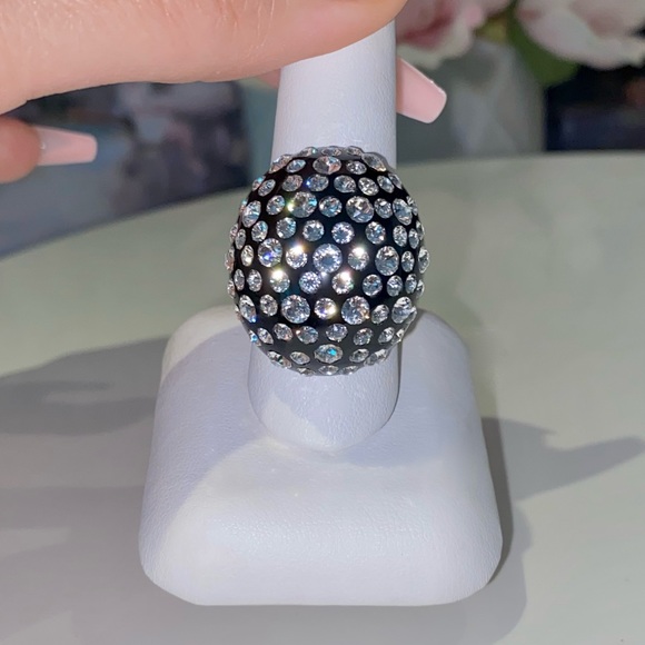 Women’s black acrylic ring embellished with genuine crystals, one of a kind - Picture 7 of 11